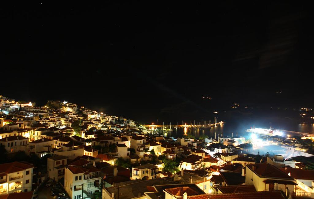 Denise Hotel Skopelos Buitenkant foto